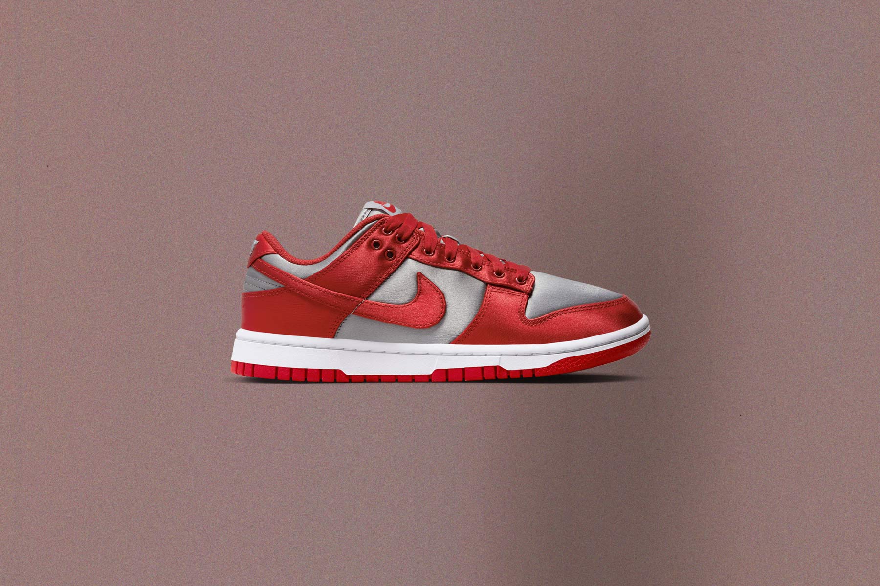 Women's Dunk Low - Medium Grey/Varsity Red/White